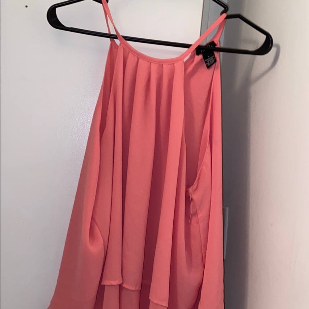 pink no sleeves top